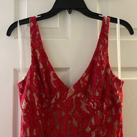 BCBGeneration Red Lace Gown, size 4 - Picture 7 of 9
